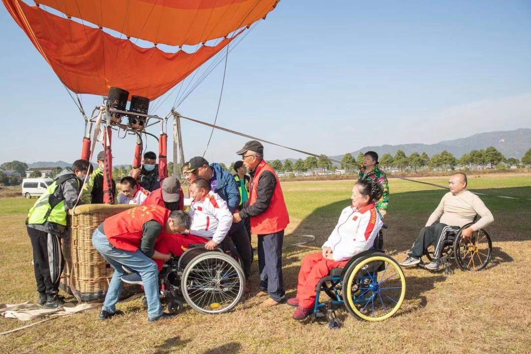 一、标题，长沙滑翔伞事故回顾，2019年的挑战与启示