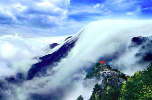 探秘江西庐山，峻峭风光中的独峰顶惊现人影