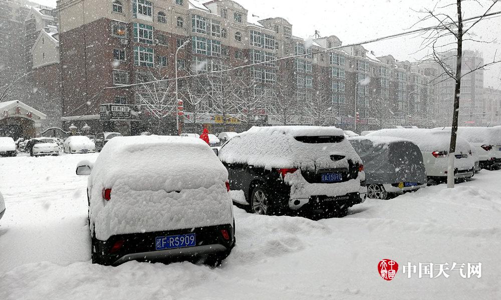 辽宁营口大雪倡议居民非必要不出门