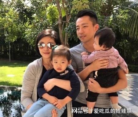 走出阴霾?汪小菲与老婆牵手露笑颜